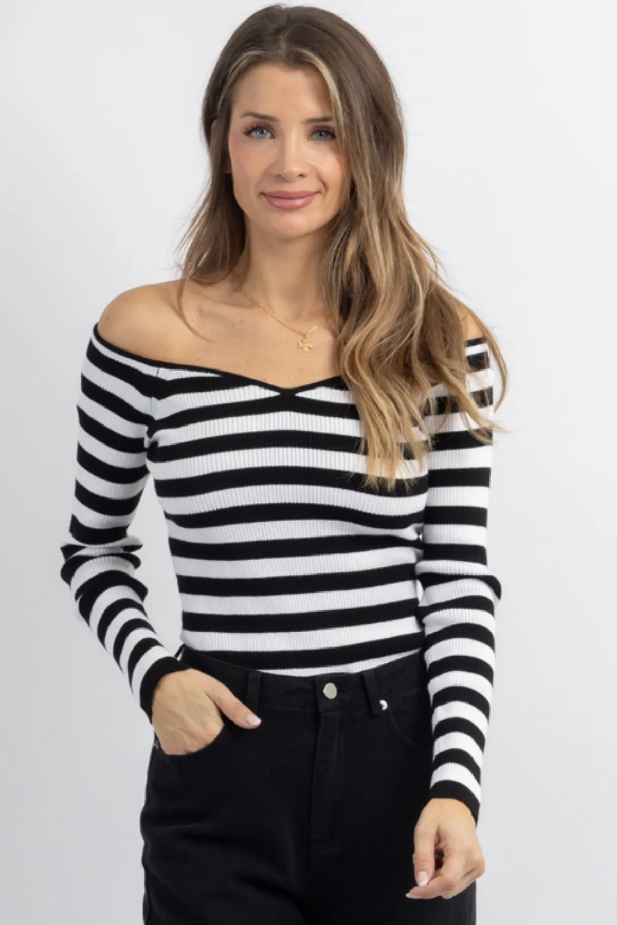 BLAZE B W STRIPED TOP