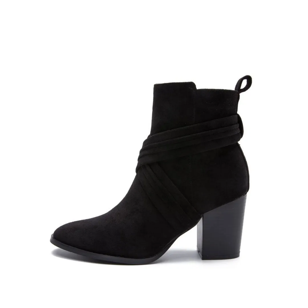 Chic Crisscross Strap Pointed Toe Block Heel Suede Ankle Boots - Black