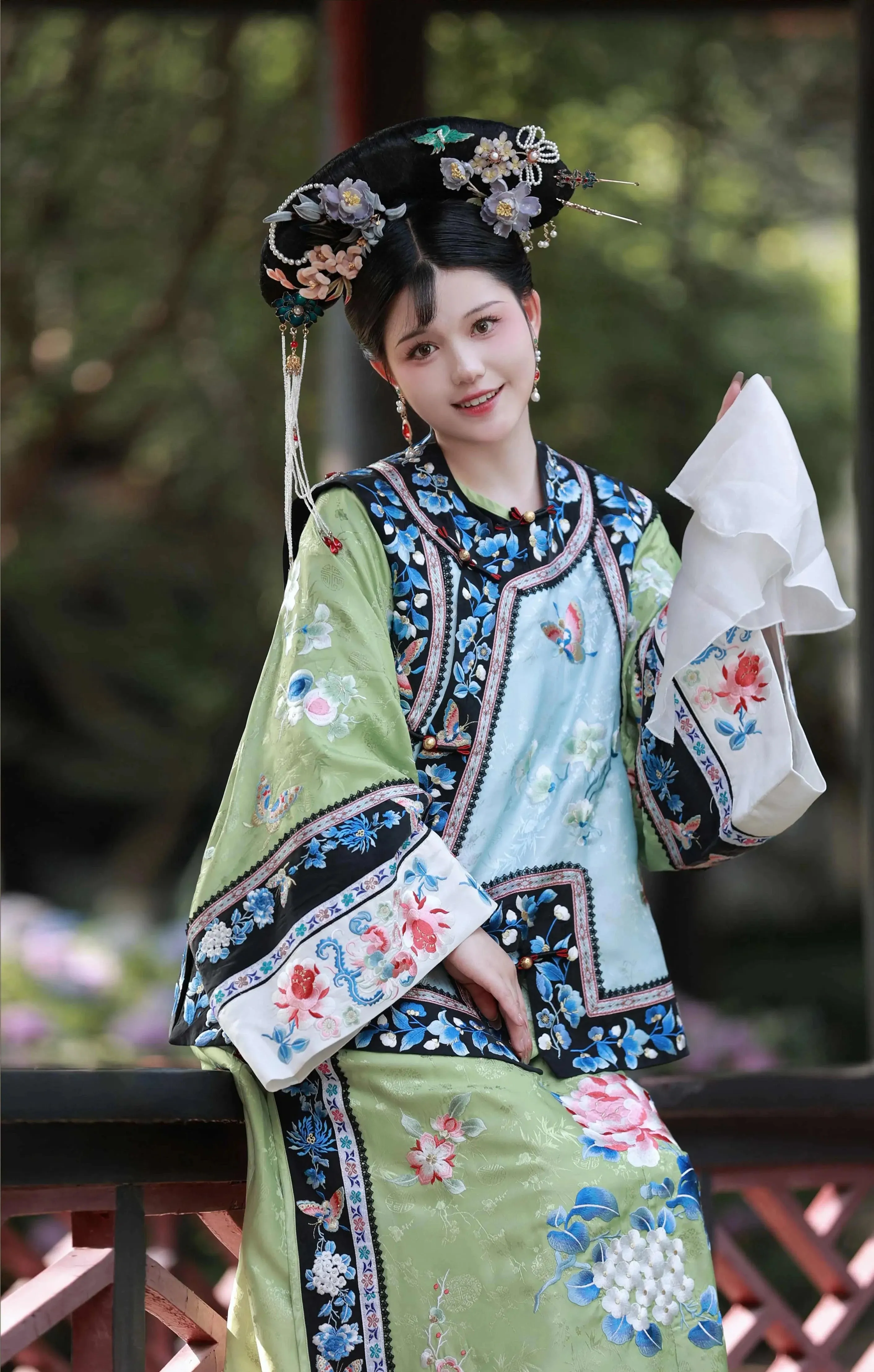 Chun'er 淳儿 Qing Dynasty Chenyi Dress