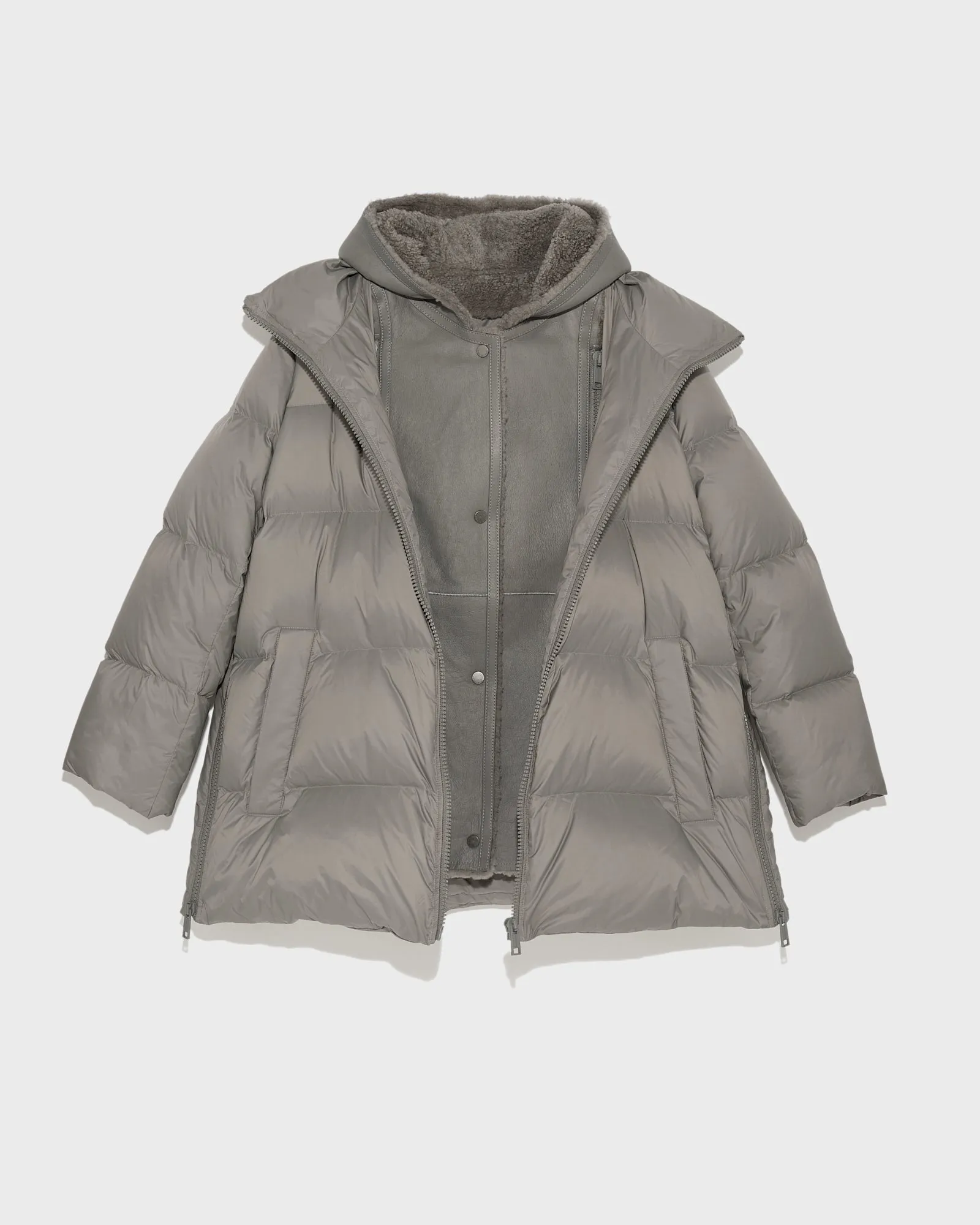 Hooded down jacket in nylon and lamb