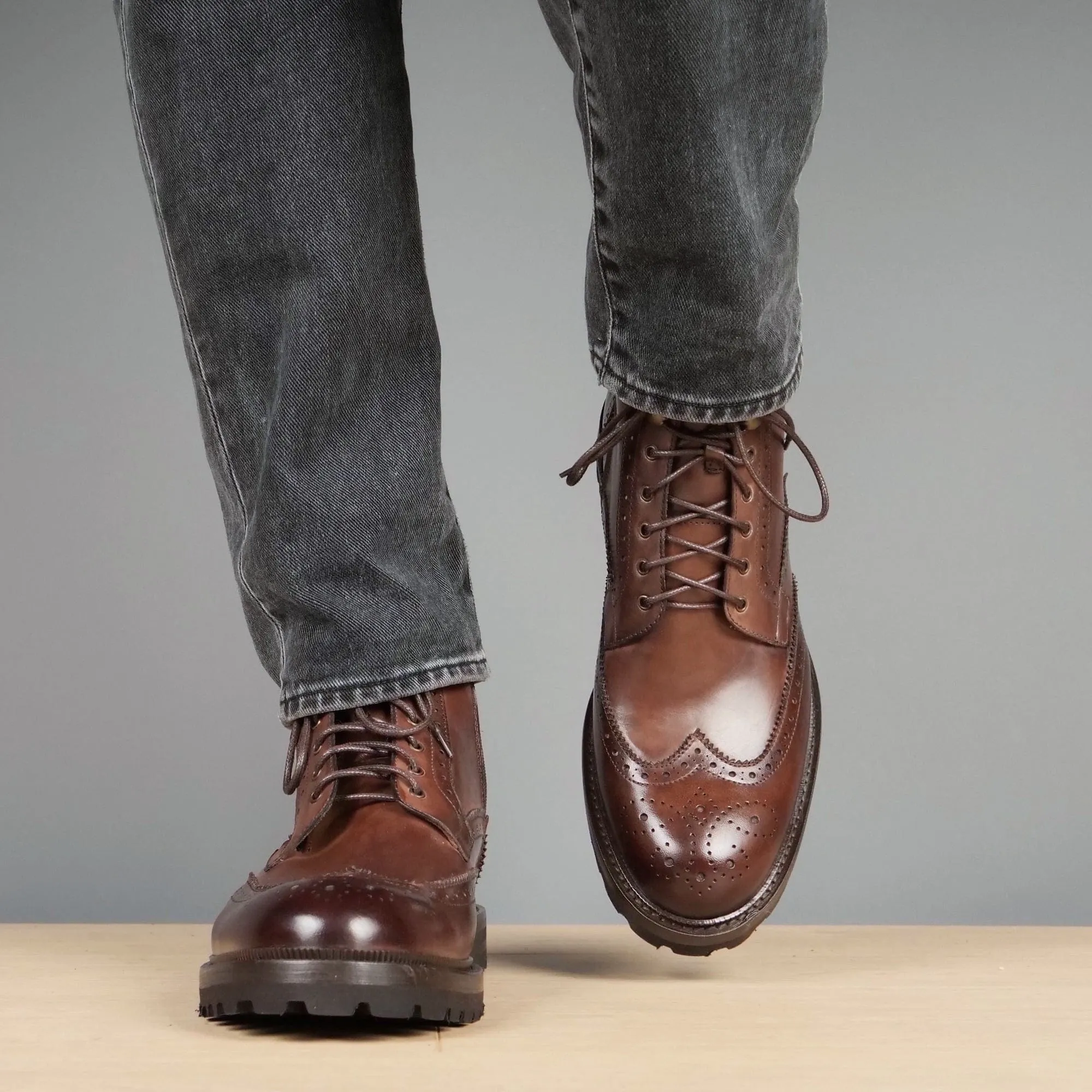 Montana Wingtip Brogue Boot Brown