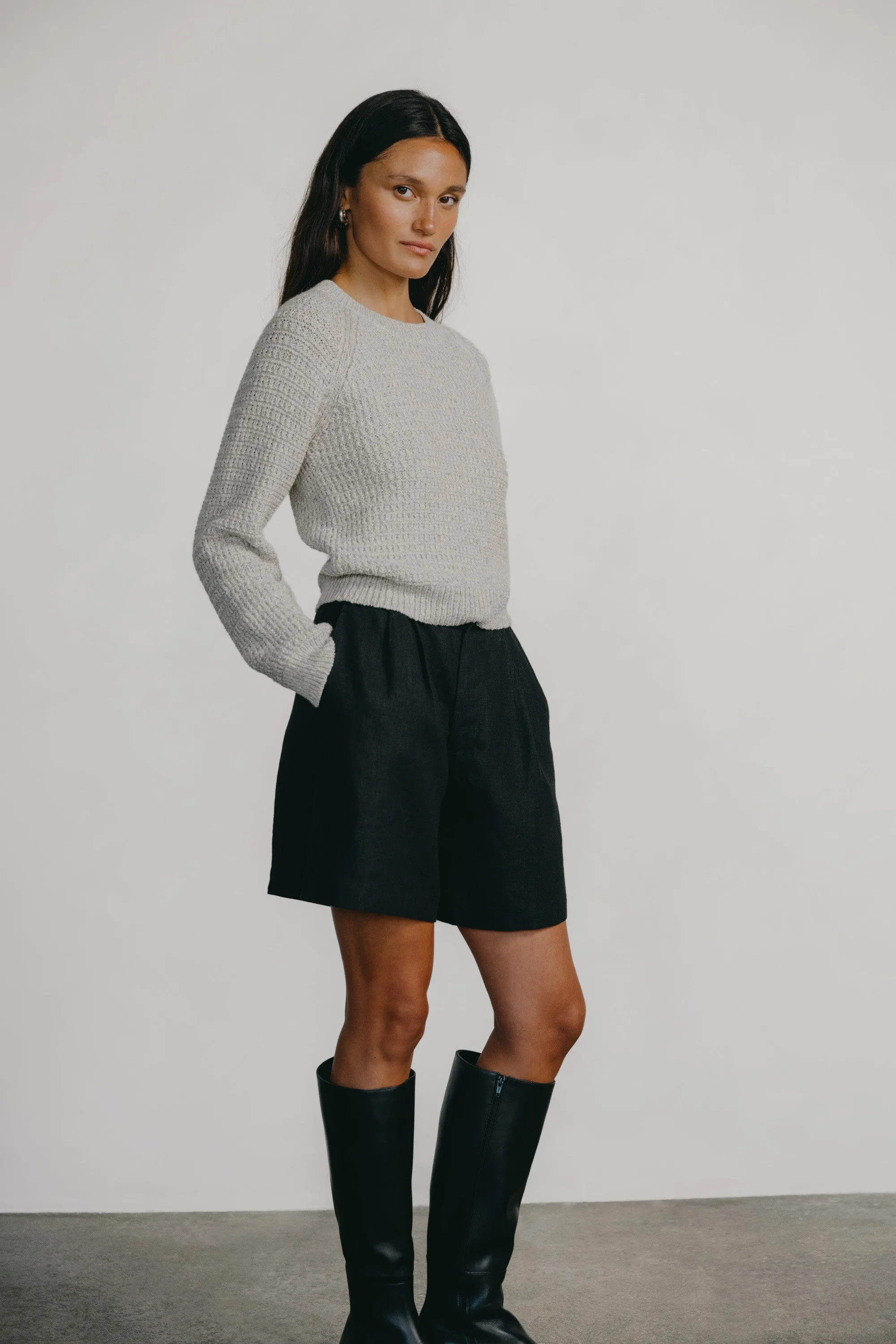 Pfeiffer Short, Laundered Linen, Black