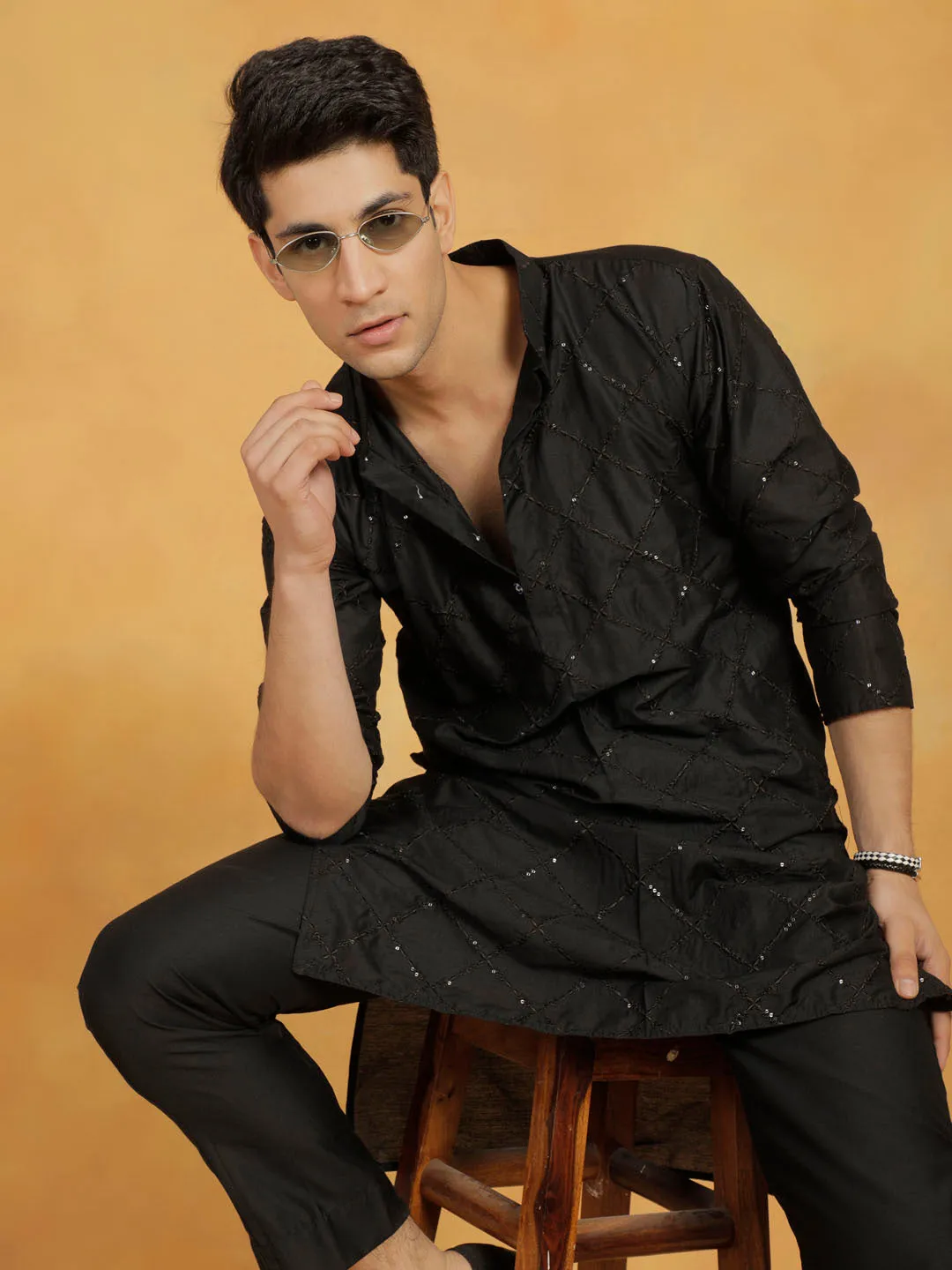 VASTRAMAY Black Viscose Kurta And Pyjama