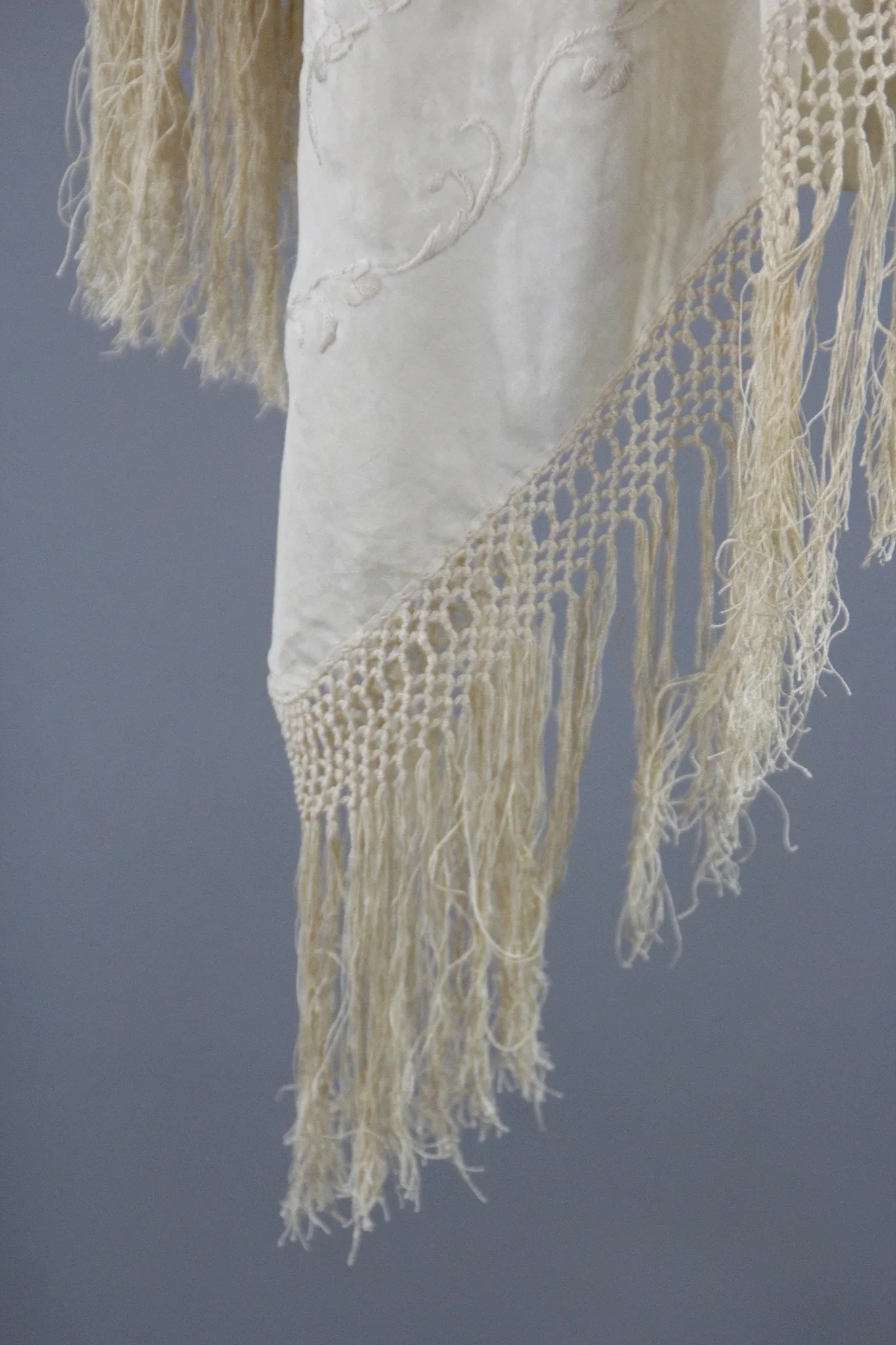 Vintage 1920s - 1930s Ivory Silk Embroidered Piano Shawl