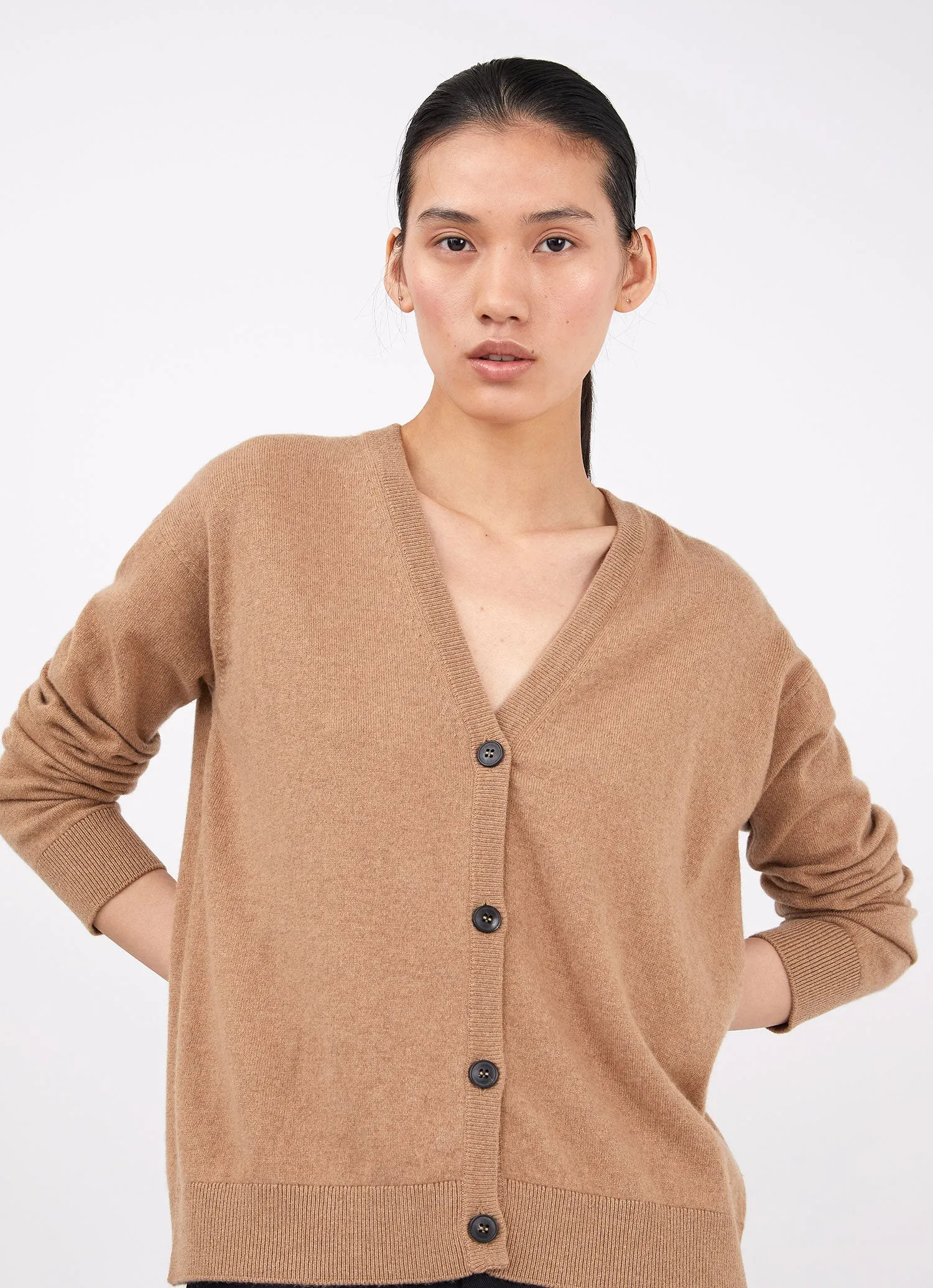 Women's Cashmere Boxy Cardigan in Camel