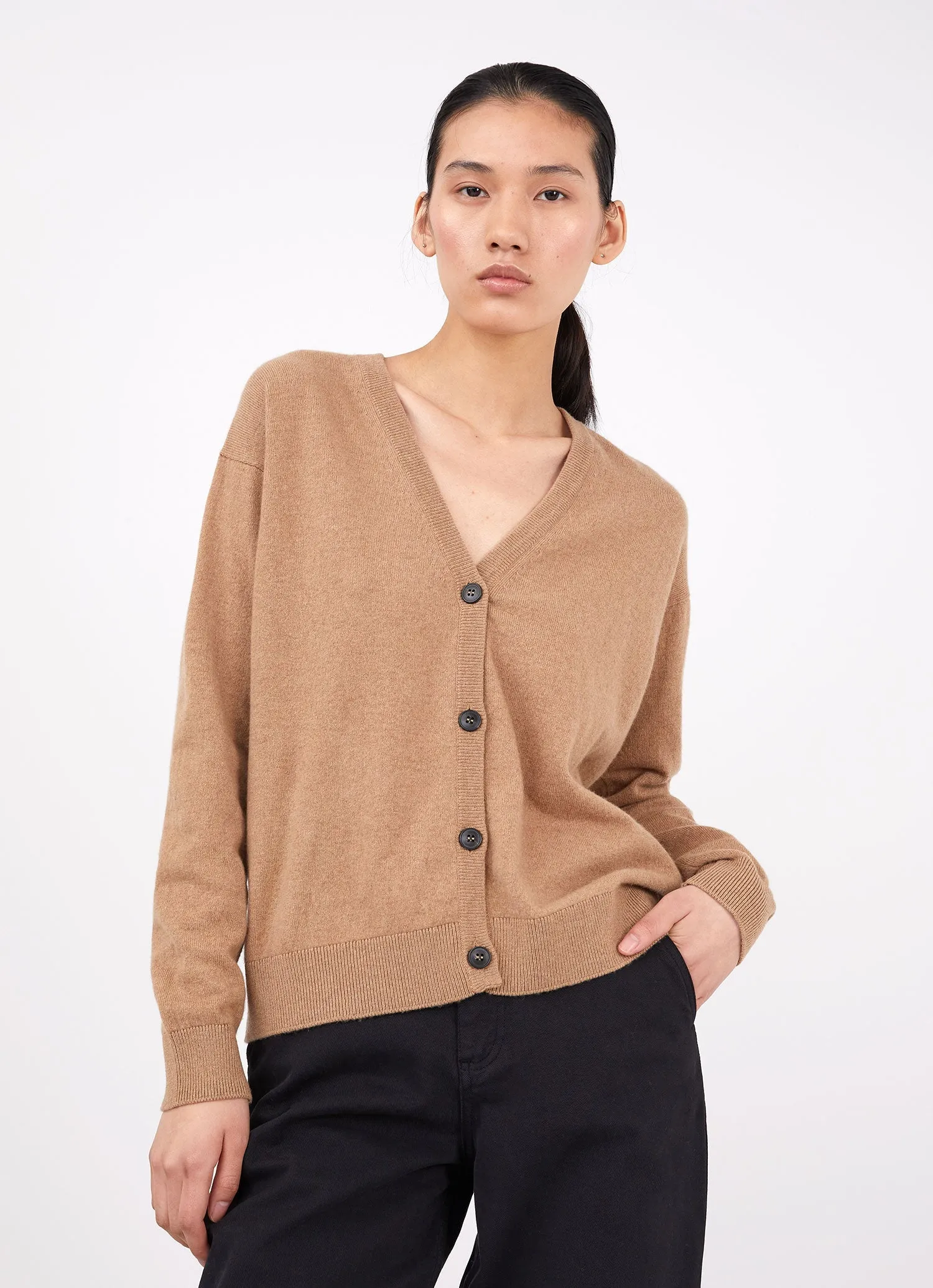 Women's Cashmere Boxy Cardigan in Camel